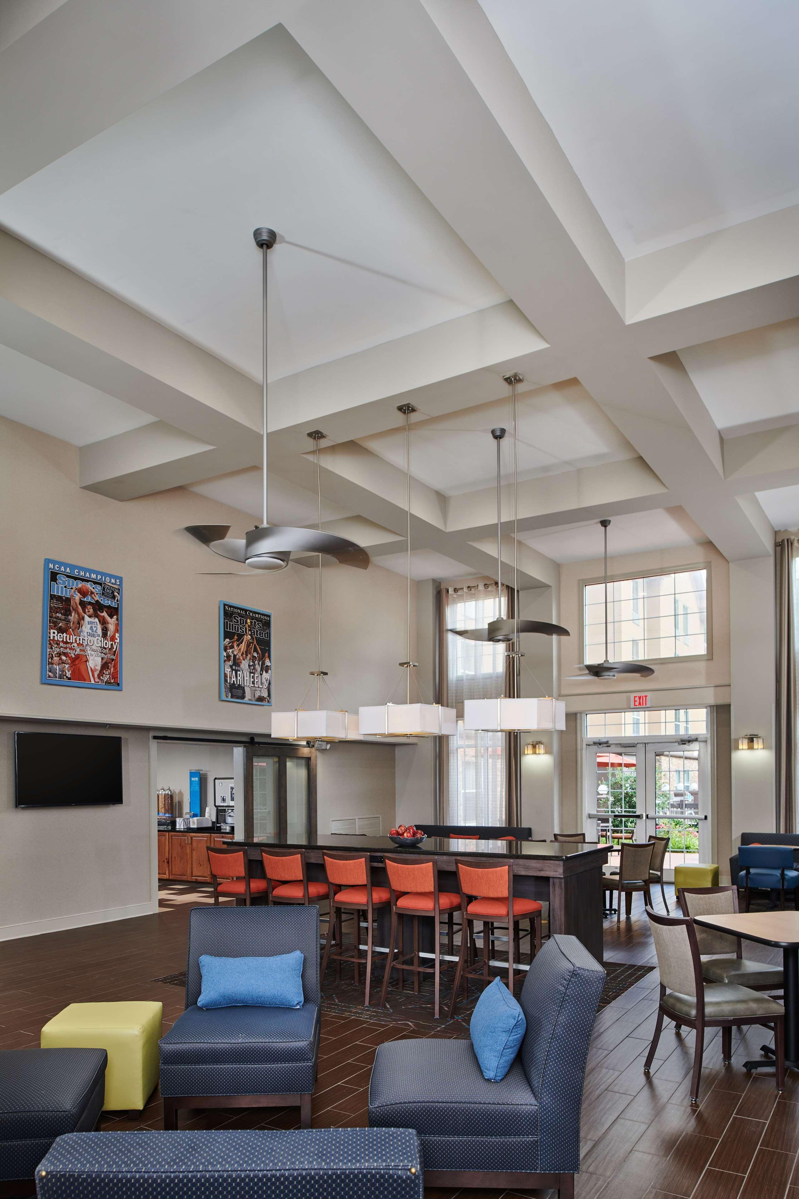 Hampton Inn & Suites Chapel Hill/Durham Eksteriør billede