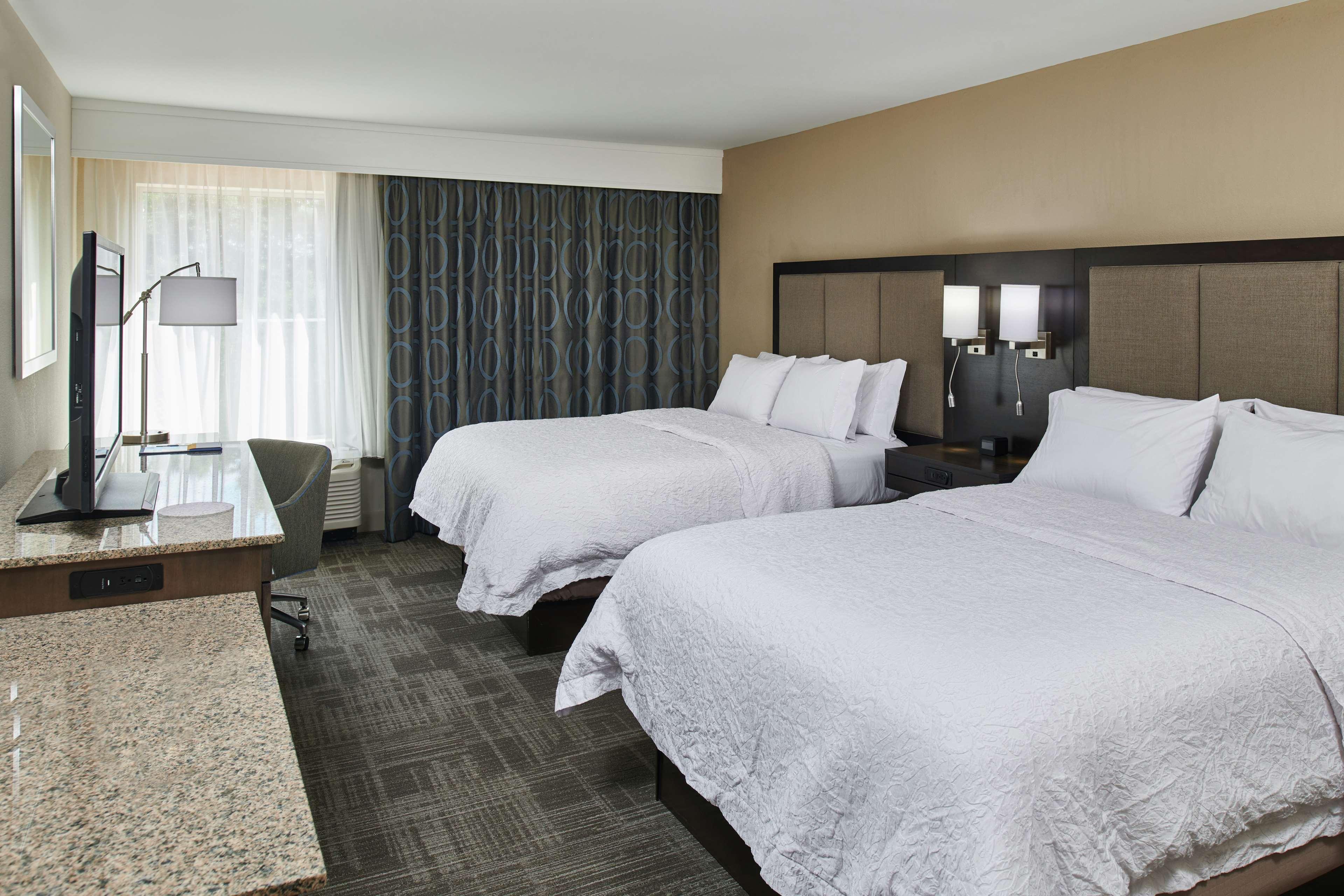 Hampton Inn & Suites Chapel Hill/Durham Eksteriør billede