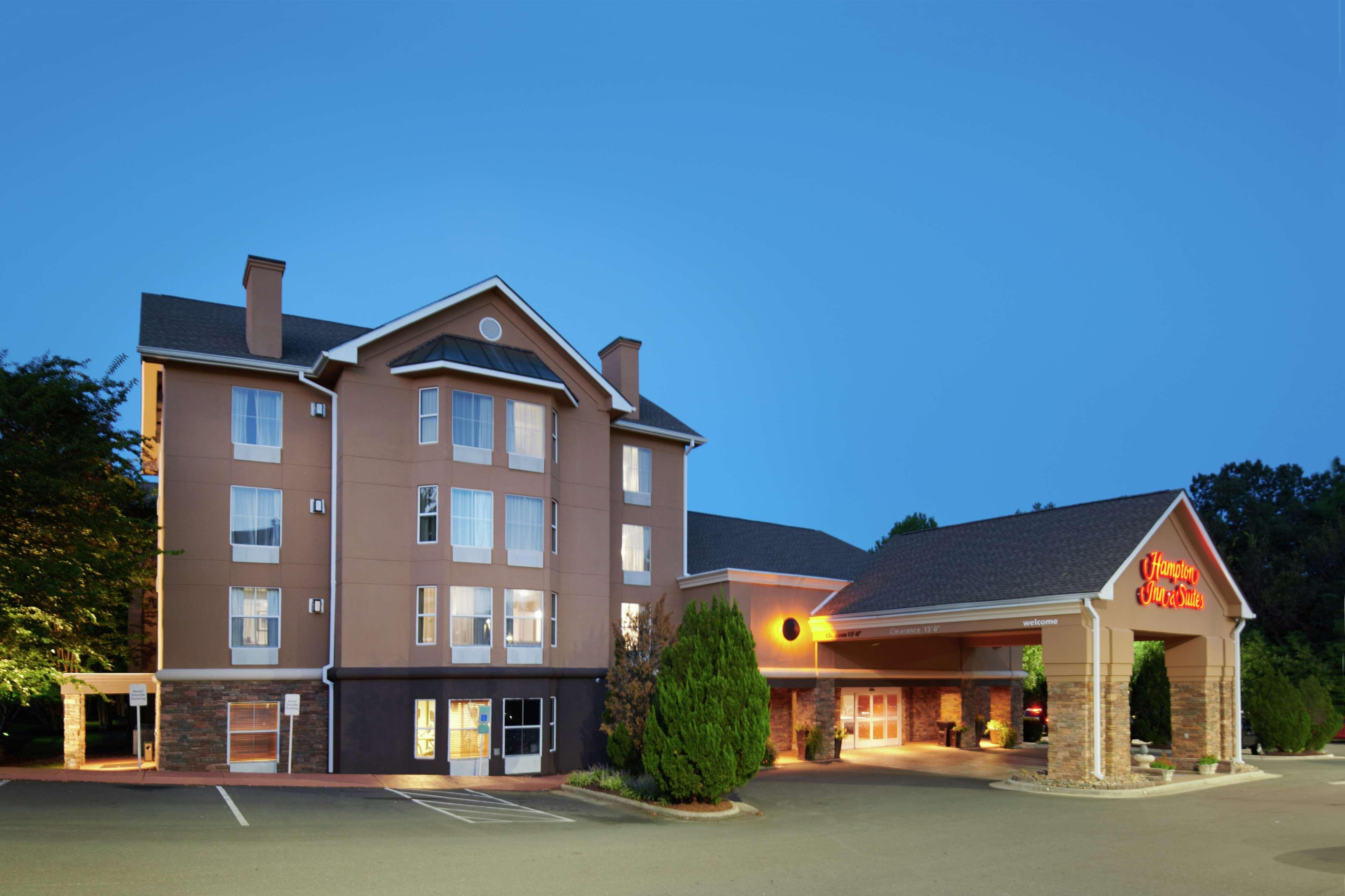 Hampton Inn & Suites Chapel Hill/Durham Eksteriør billede