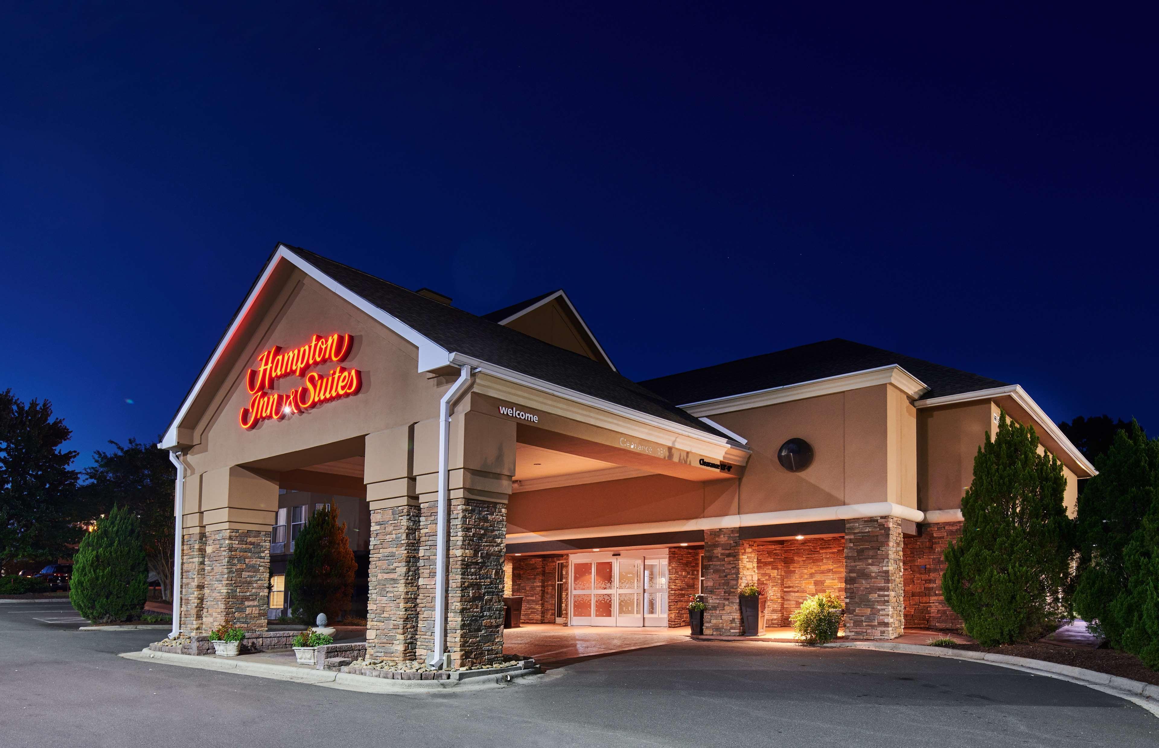 Hampton Inn & Suites Chapel Hill/Durham Eksteriør billede