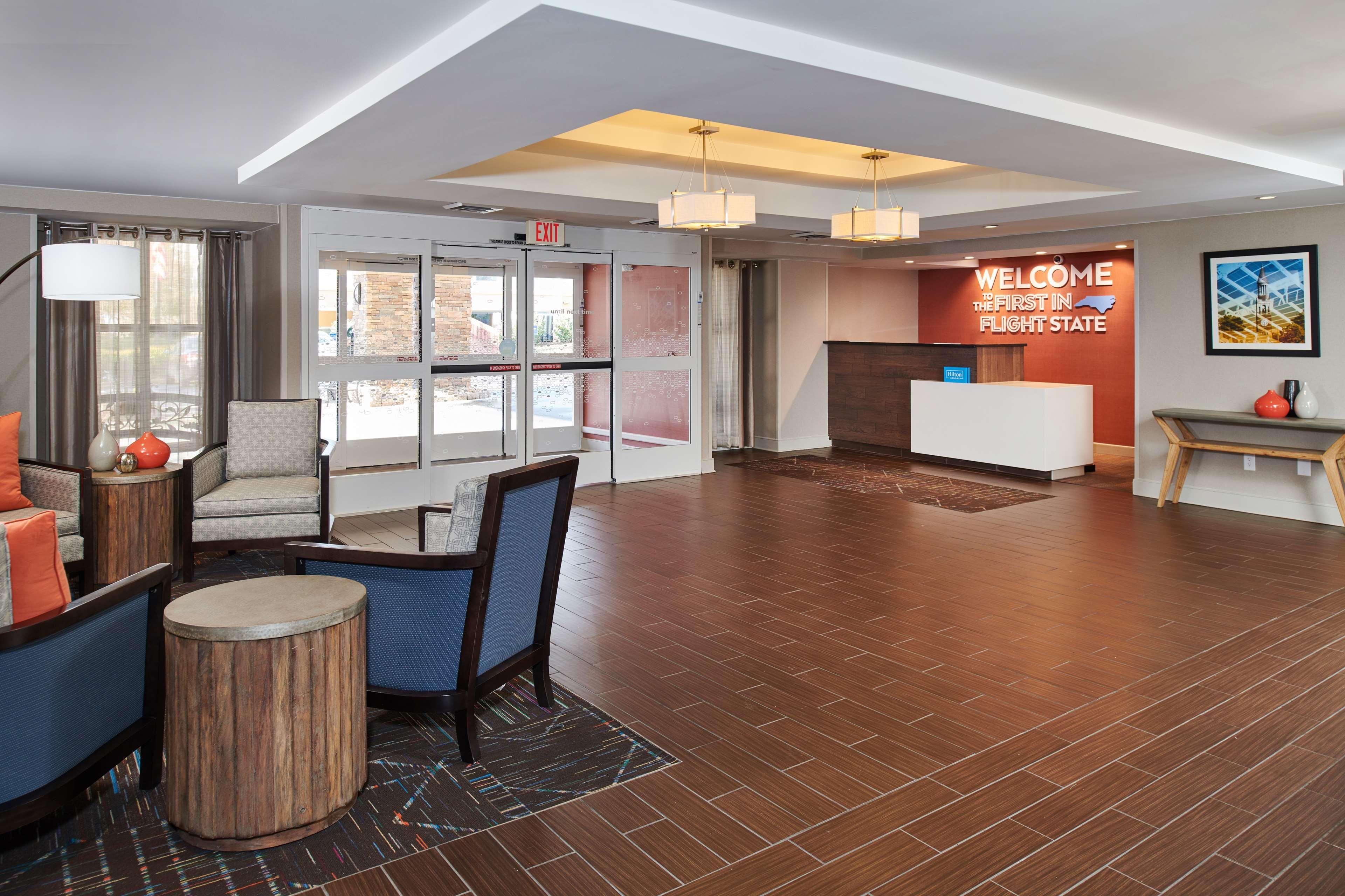 Hampton Inn & Suites Chapel Hill/Durham Eksteriør billede