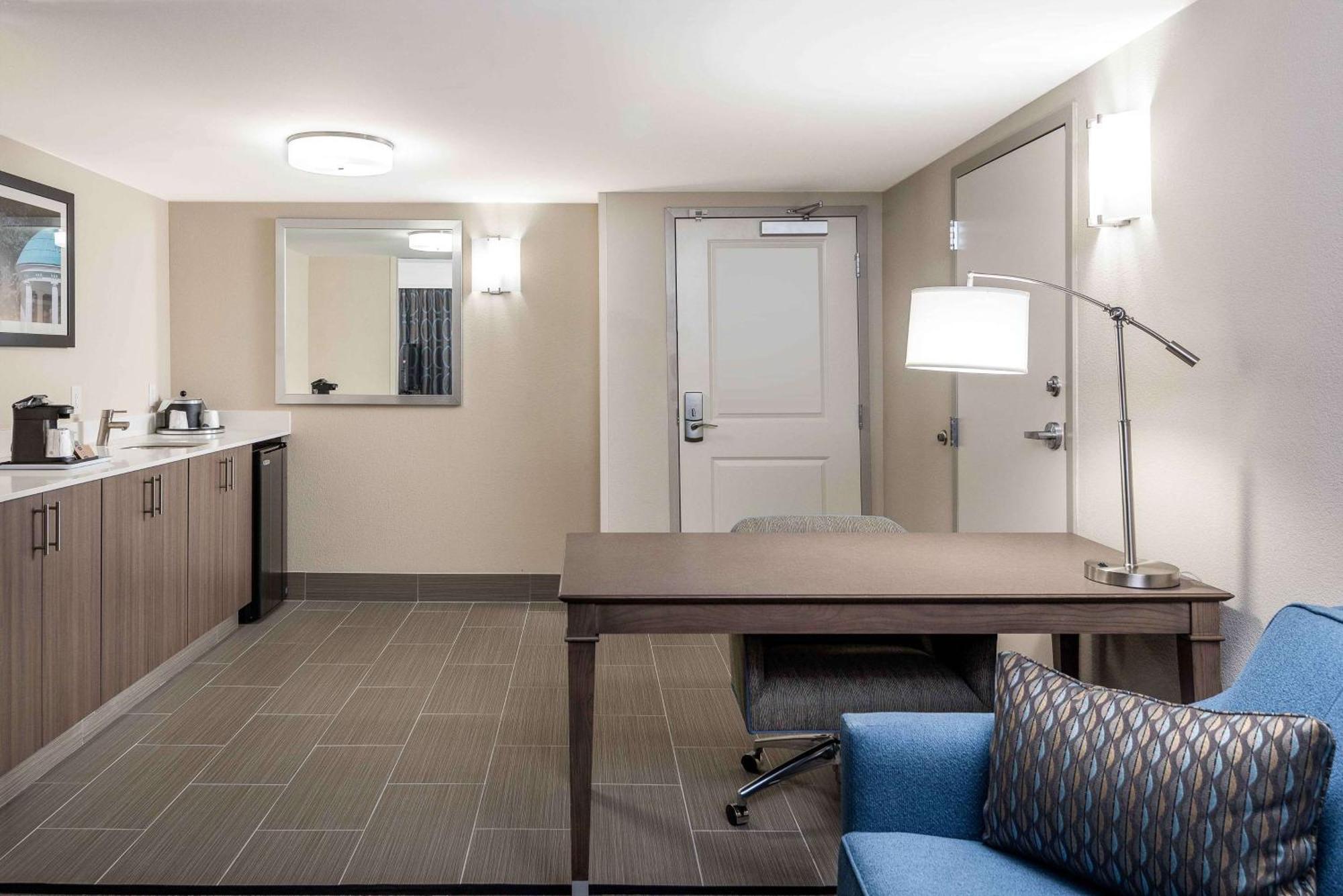 Hampton Inn & Suites Chapel Hill/Durham Eksteriør billede