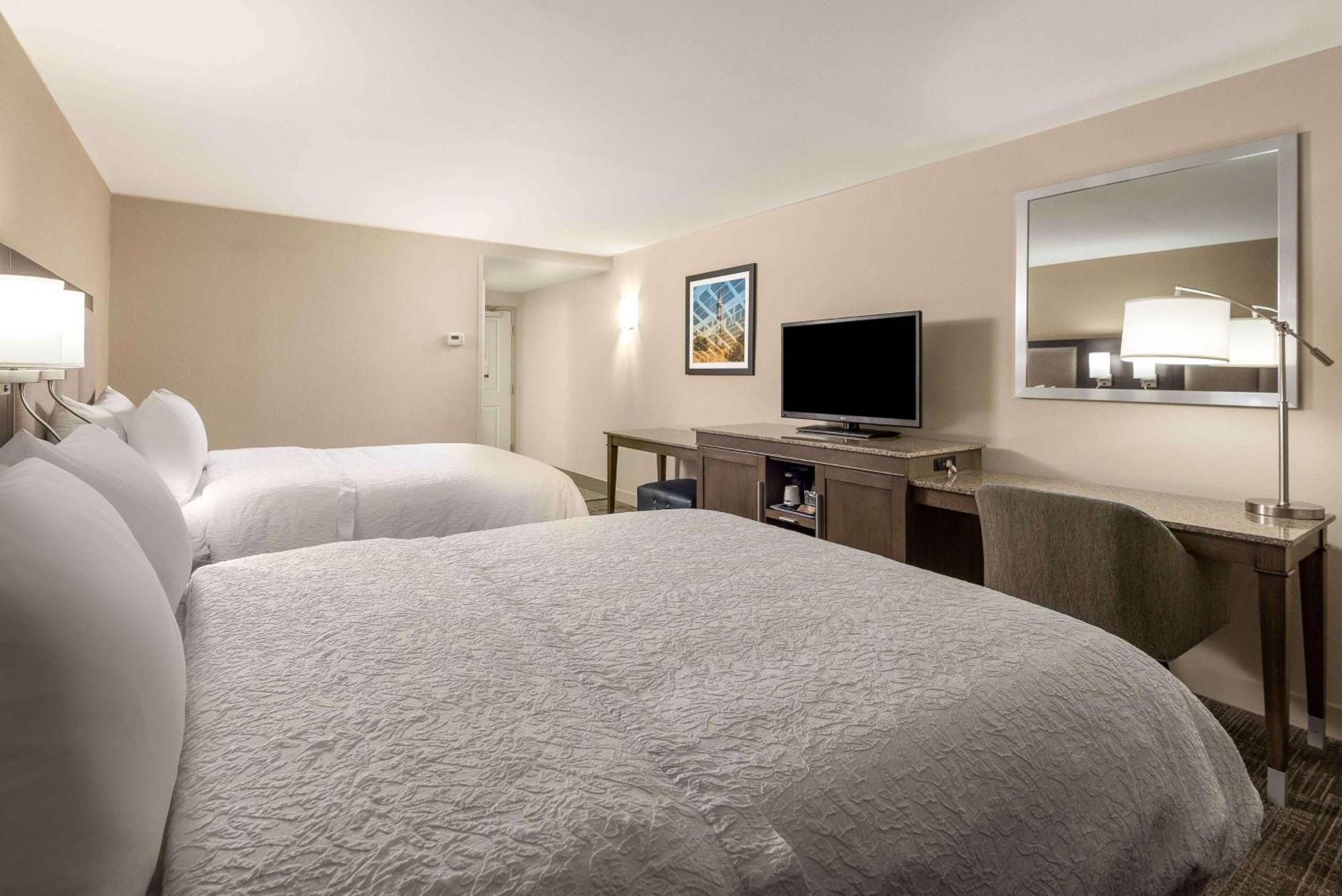 Hampton Inn & Suites Chapel Hill/Durham Eksteriør billede